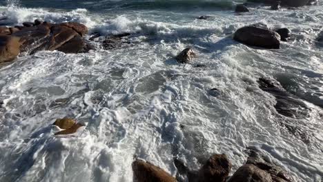 Ocean-waves-as-tide-comes-in