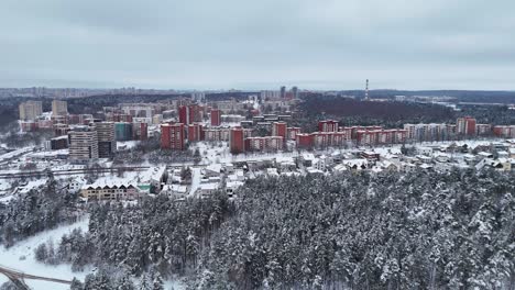 Ciudad-De-Vilnius,-Lituania-En-Invierno-Nevado