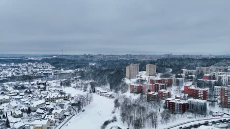La-Nieve-Del-Invierno-Cubre-Los-Suburbios-De-Vilnius.-Lituania