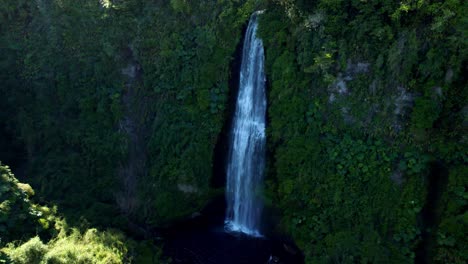 Aerial-Drone-Zoom-Into-Tocoihue-Cascade,-Waterfall-in-Green-Chiloé-wet-Landscape-Chilean-Patagonia-Travel-Spot