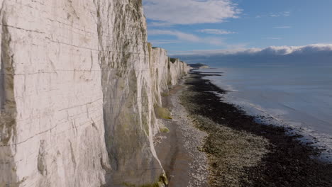 Aerial-shot-along-the-white-chalk-seven-sisters-cliffs