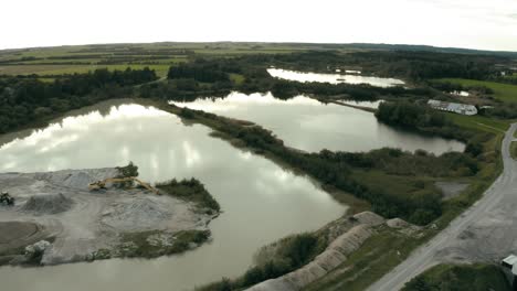 Lago-Situado-Cerca-De-La-Zona-Industrial-Danesa.