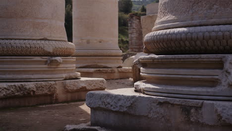Die-Basis-Der-Säulen-Des-Tempels-Der-Artemis-In-Sardes