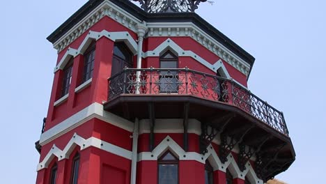 Vintage-Rotes-Uhrturmgebäude-An-Der-Waterfront-Von-VA,-Kapstadt