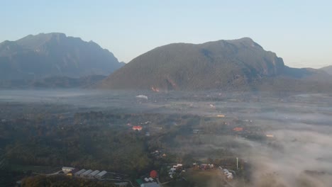 Niebla-Matutina-Sobre-Las-Cimas-De-Los-Bosques-En-Chiang-Dao