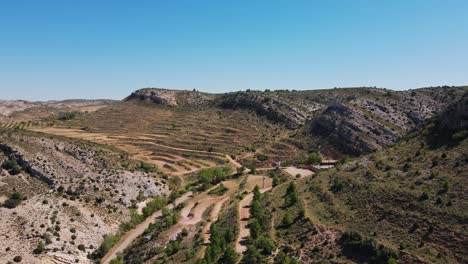 Gebirgskette-In-Der-Nähe-Von-Teruel,-Spanien,-Im-Blickfeld-Eines-Luftwagens