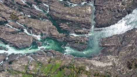 Ein-Flug-über-Einen-Kleinen-Teil-Des-Größten-Wasserfalls-Südostasiens,-Der-Khon-Phapheng-Falls