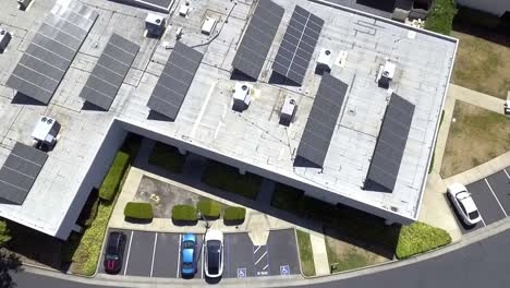 Drohnenaufnahme-Von-Sonnenkollektoren