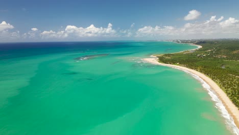 Drone-video-of-Ipioca-Beach-in-Alagoas,-Brazil