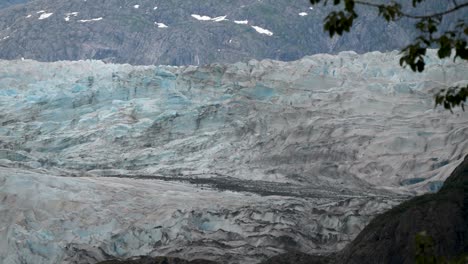 Mendenhall-Glacier,-closeup-of-the-Jagged-peaks,-Alaska