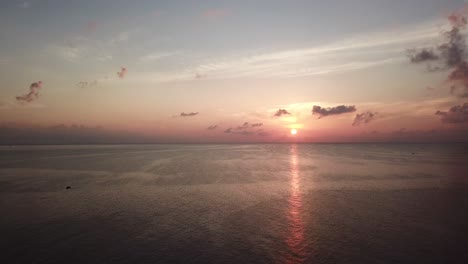 Sonnenaufgang-über-Dem-Meer-Wunderschön