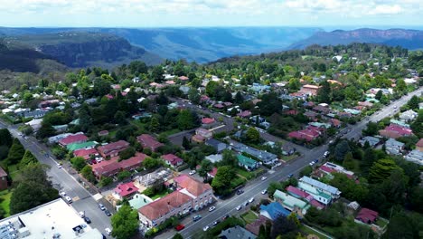 Drone-aerial-of-Katoomba-main-town-centre-residential-streets-neighbourhood-suburbs-roads-infrastructure-Blue-Mountains-NSW-Australia