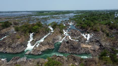 Ein-Kleiner-Teil-Des-Größten-Wasserfalls-Südostasiens,-Der-Khon-Phapheng-Wasserfälle