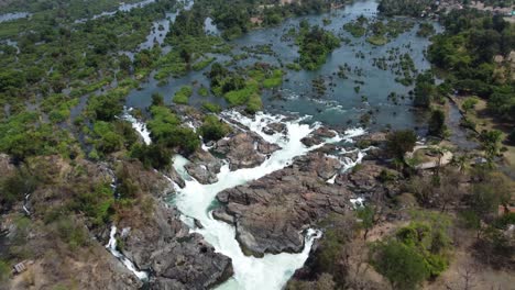 Ein-Arm-Des-Riesigen-Khon-Phapheng-Wasserfalls-Im-Süden-Von-Laos