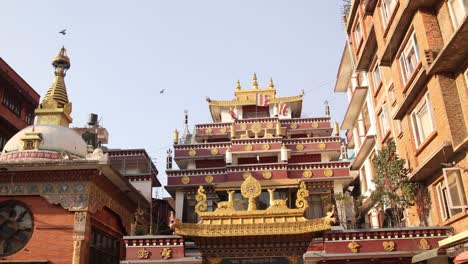Antiguos-Templos-Budistas-Históricos-En-La-Plaza-Durbar-De-Katmandú,-Nepal,-En-La-Base-Del-Himalaya.