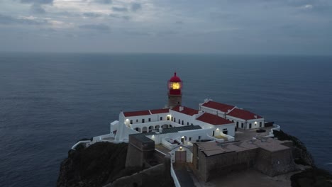 Drone-footage-of-the-Lighthouse-of-Cabo-de-São-Vicente,-Portugal