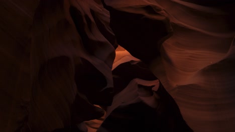 Antelope-Canyon-in-Arizona,-beautiful-place-in-the-desert