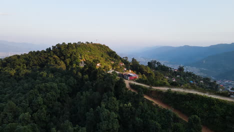 Berghütte-Mit-Überblick-über-Die-Nepalesische-Landschaft-In-Pokhara,-Nepal