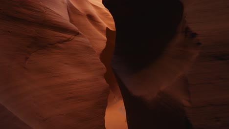 Antelope-Canyon-in-Arizona,-most-beautiful-place-in-the-desert