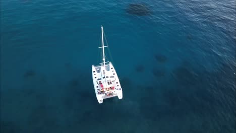 Circling-around-a-catamaran-and-revealing-the-coast