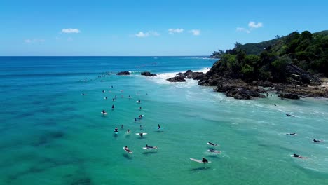 Surfing-at-the-The-Pass-Beach-in-Byron-Bay-Australia