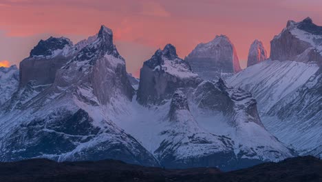 Vibrant-Sunset-colors-over-Torres-del-Paine-National-Park,-Patagonia,-Timelapse