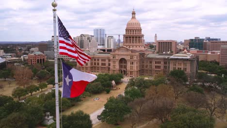 Capitolio-Del-Estado-De-Texas-Construyendo-Banderas-En-4k-60fps