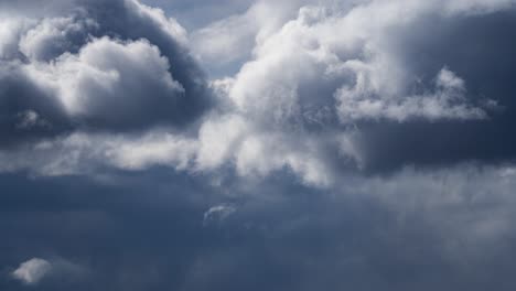 Wolken-Und-Regenvorhänge-Schließen-Zeitraffer