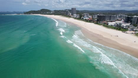 Volando-Hacia-El-Sur-Por-Palm-Beach---Gold-Coast---Queensland-Queensland---Australia---Disparo-De-Drone
