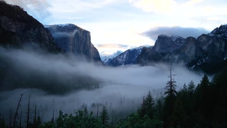 Still-shot-of-sunrise-in-Yosemite