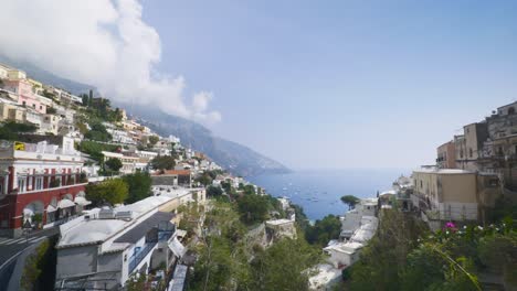 Perfect-View-of-Vast-City-Mountainside-|-Positano-Italy-Scenic-Summer-Cliffside-Immersive-Travel-Tourism-Mountainside,-Europe,-Walking,-Shaky,-4K