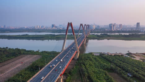 Hyperlapse-Der-Nhat-Tan-Brücke-In-Der-Stadt-Hanoi