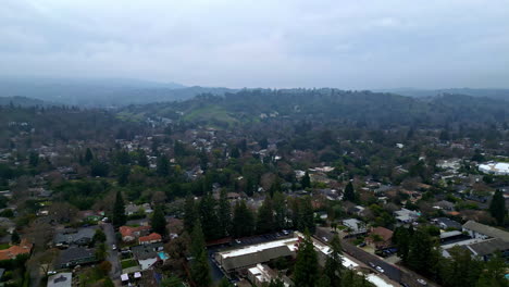 Aerial-drone-forward-moving-shot-over-posh-residential-bungalows-in-Walnut-Creek,-California,-USA-on-a-cloudy-day