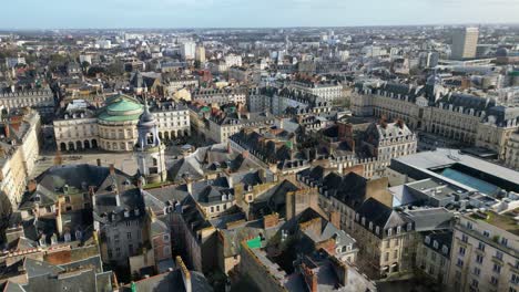 Rennes-panorama-with-Opera-house-and-City-Hall-in-Mairie-Square,-France