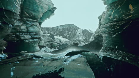 Cinematic-shot-inside-the-Katla-ice-caves,-near-Vik,-southern-Iceland