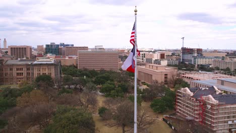 Banderas-Del-Edificio-Del-Capitolio-Del-Estado-De-Texas-Veloz-4k-60fps