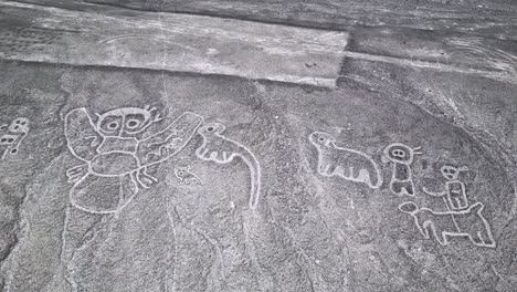 Von-Oben-Nach-Unten-Luftaufnahme-Der-Mysteriösen-Nazca-Linien-In-Peru