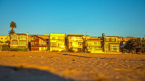 Manhattan-Beach-Typische-Amerikanische-Häuser-Kalifornien-Menschen-Gehen-Zeitraffer