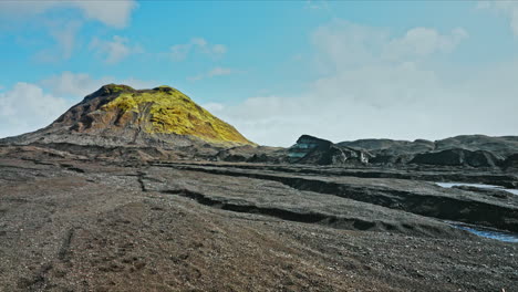 Picturesque-rugged-Icelandic-landscape