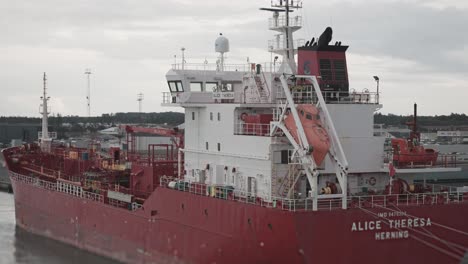 Alice-Theresa-cargo-vessel-in-the-Hirtshals-port