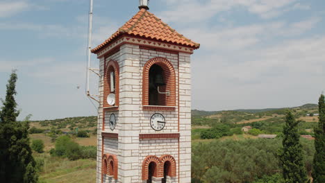 Typischer-Glockenturm-Einer-Griechischen-Kirche-In-Einem-Griechischen-Dorf
