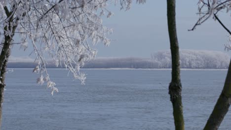 Vast-Waterbody-Of-Danube-River-During-Freezing-Winter-Season-In-Galati,-Romania