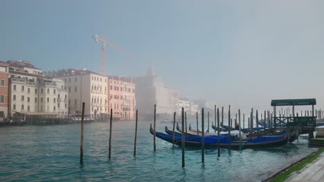Misty-Venice-Canal-with-Gondolas,-Italy