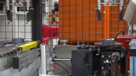 Máquina-De-Ensamblaje-Robótico-Automatizado-De-Bobina-De-Motor-En-Una-Fábrica