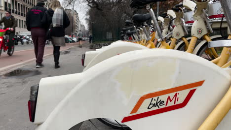 BikeMi-bike-rental-service-in-Milan-Italy
