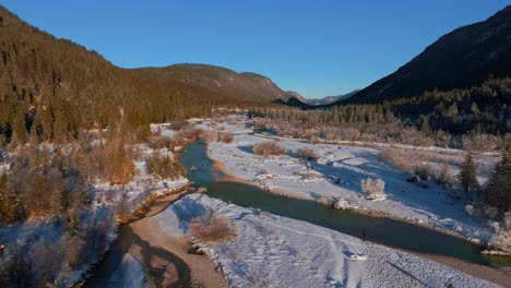 Isar-mountain-river-in-winter
