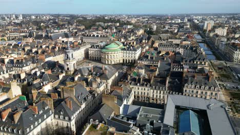 Rennes-panorama-with-Opera-house-and-City-Hall-in-Mairie-Square,-France