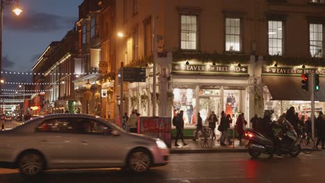 Night-Scene-At-The-Shopping-Streets-Of-Dublin,-Ireland