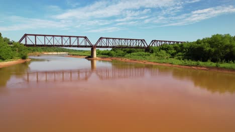 Aerial-video-flying-low-over-the-Red-River-in-Texas