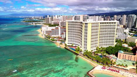 Waikiki,-Oahu,-Hola-Desde-La-Perspectiva-De-Un-Dron